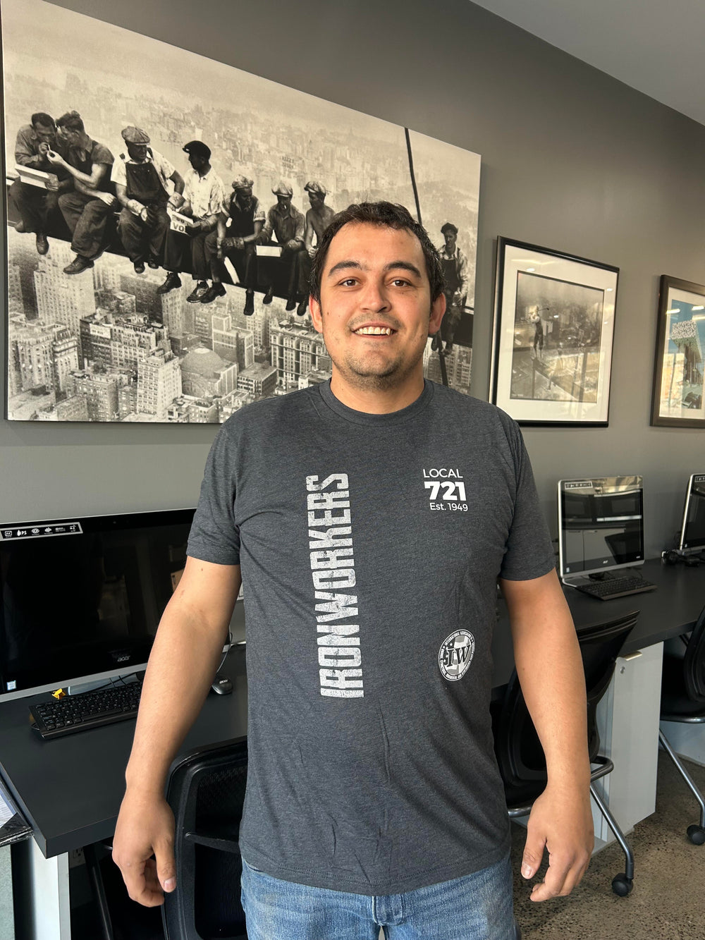 Next Level T-Shirt ( Grey / White )
